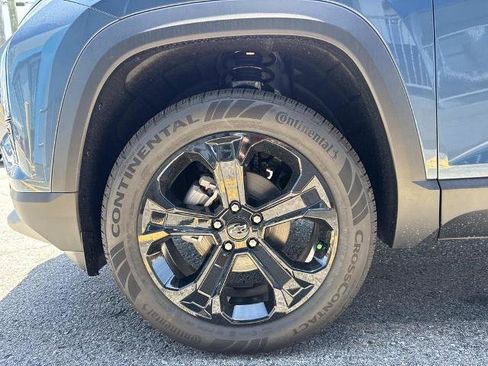 New 2026 Chevrolet Equinox LT w/ Midnight Edition FWD image 4