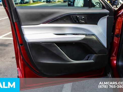 Used 2024 Cadillac Lyriq Sport image 37