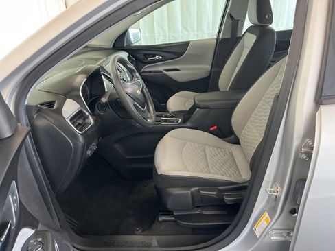 Used 2019 Chevrolet Equinox LS FWD image 3