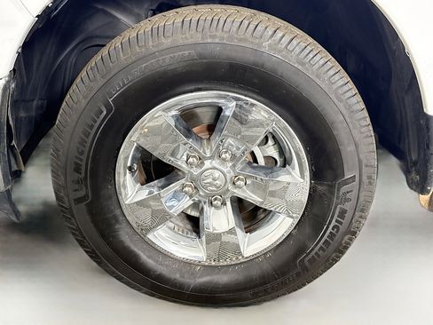 Used 2020 RAM 1500 Tradesman w/ Chrome Plus Package image 37