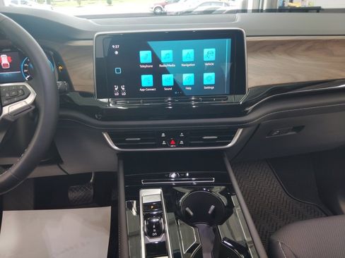 New 2026 Volkswagen Atlas SE image 9