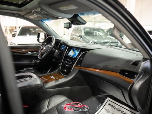 Used 2020 Cadillac Escalade ESV Luxury image 15
