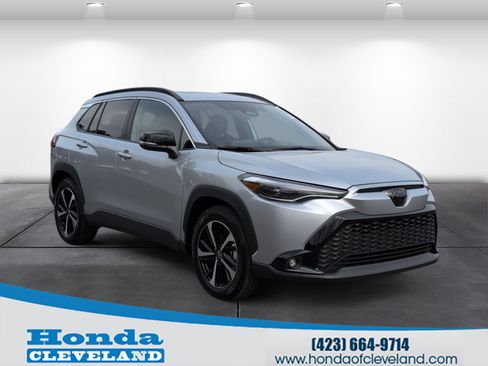 Used 2025 Toyota Corolla Cross XSE image 1