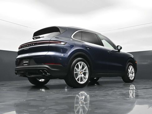 Certified 2025 Porsche Cayenne AWD/4WD image 41