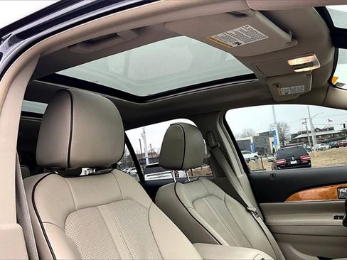 Used 2014 Lincoln MKX FWD w/ Equipment Group 102A image 26