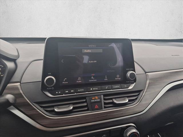 Used 2025 Nissan Altima 2.5 SV FWD image 13