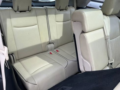 Used 2017 INFINITI QX60 Luxe w/ Deluxe Technology Package AWD/4WD image 12