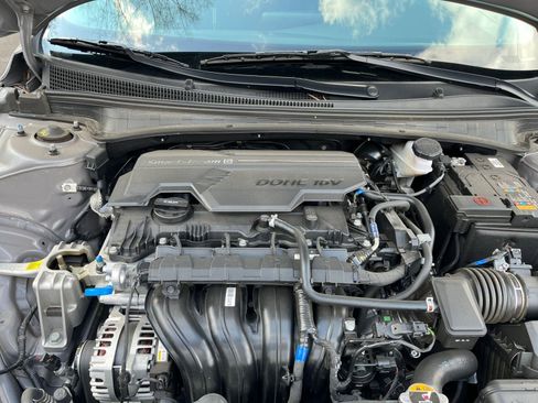 Used 2025 Hyundai Elantra SEL image 33