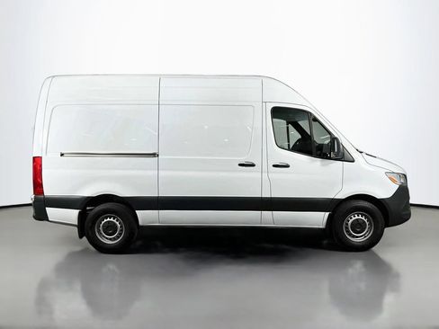 Used 2023 Mercedes-Benz Sprinter 2500 image 4