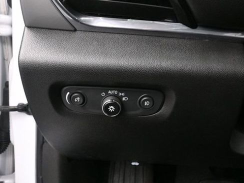 Used 2020 Chevrolet Traverse LT AWD/4WD image 23