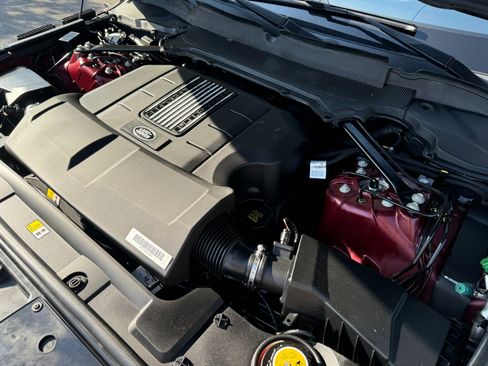 Used 2017 Land Rover Range Rover HSE image 14