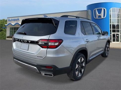 New 2026 Honda Pilot Touring image 5