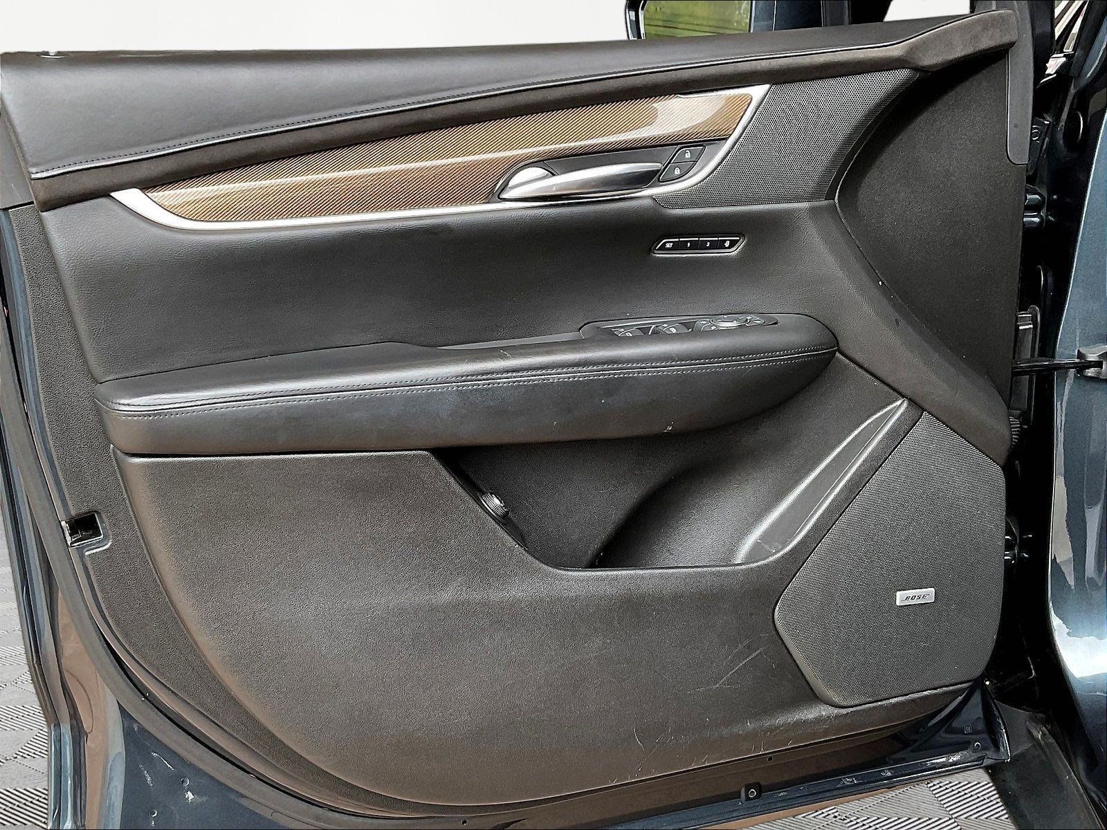 Used 2019 Cadillac XT5 Platinum AWD/4WD image 20