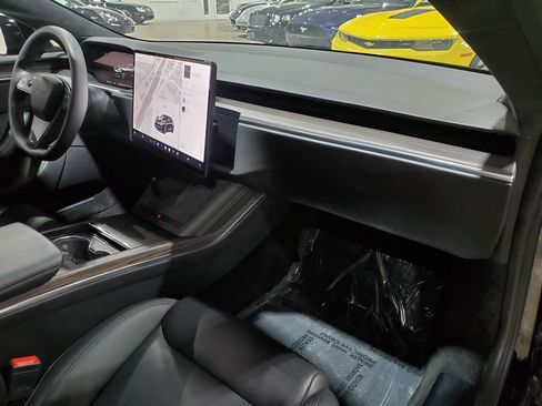 Used 2024 Tesla Model S image 15