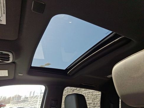 Used 2024 Chevrolet Colorado ZR2 w/ ZR2 Convenience Package III image 14