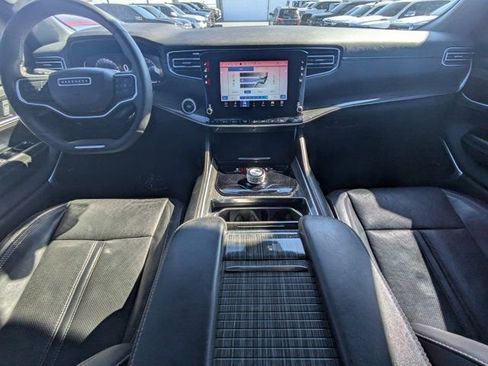 Used 2022 Jeep Wagoneer Series II image 13