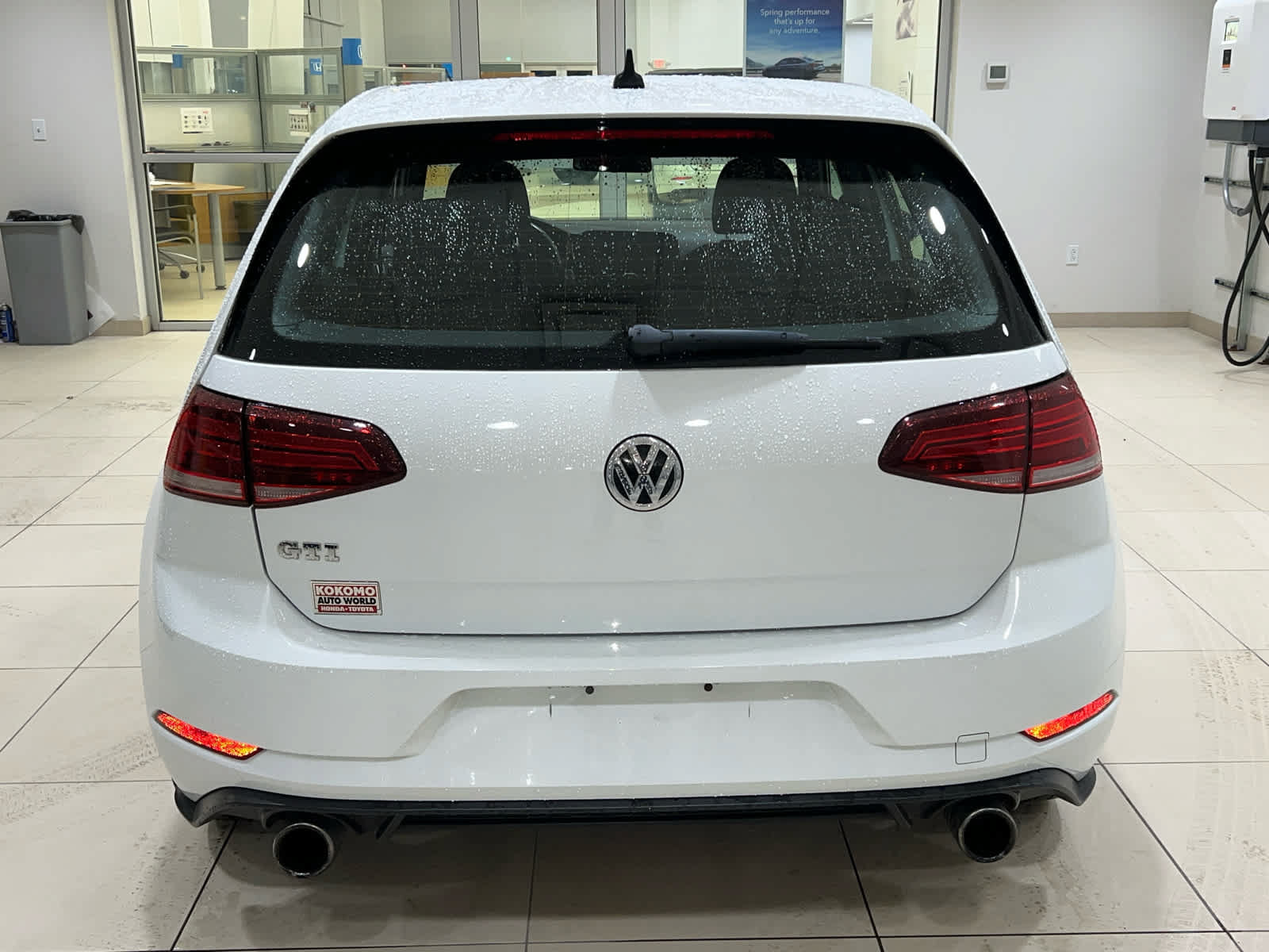 Used 2018 Volkswagen GTI SE FWD image 9