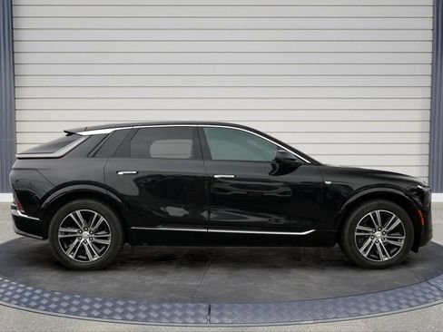 Used 2024 Cadillac Lyriq Luxury RWD image 8