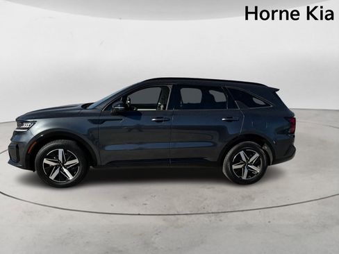 Certified 2023 Kia Sorento S w/ Panoramic Sunroof Package image 6