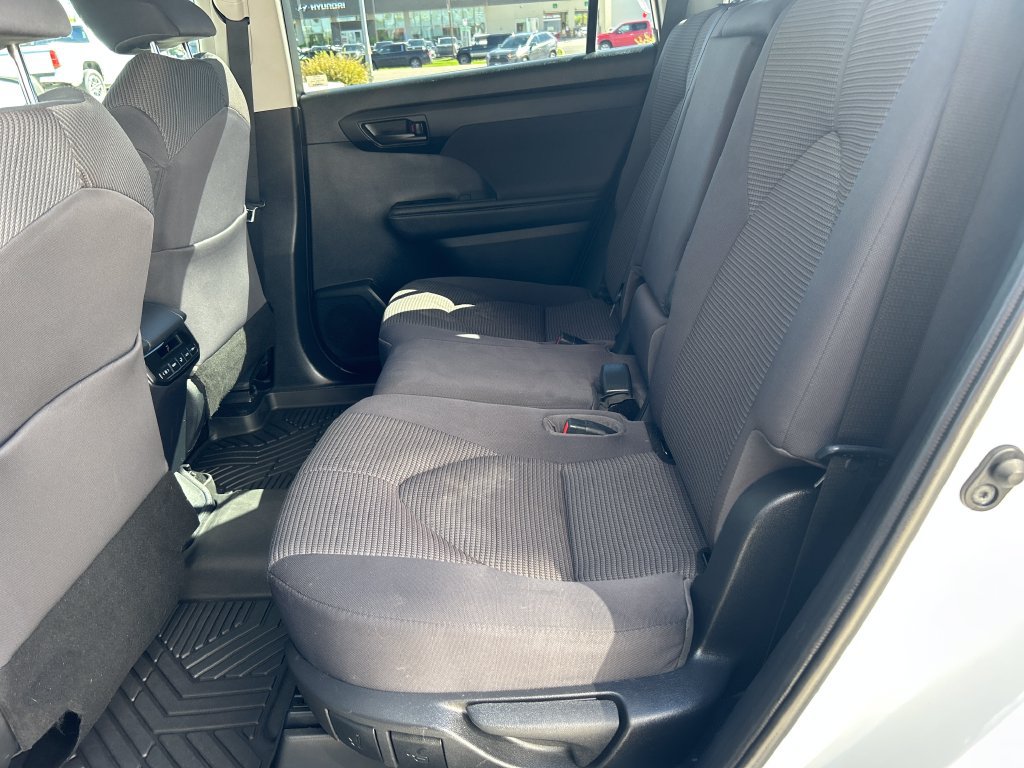Certified 2020 Toyota Highlander L FWD image 27