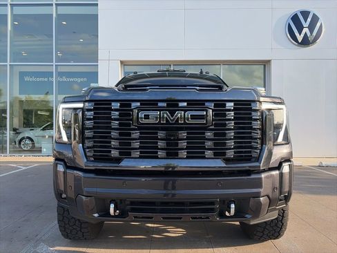 Used 2024 GMC Sierra 3500 Denali Ultimate AWD/4WD image 2