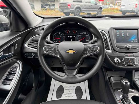 Used 2018 Chevrolet Malibu LS image 20