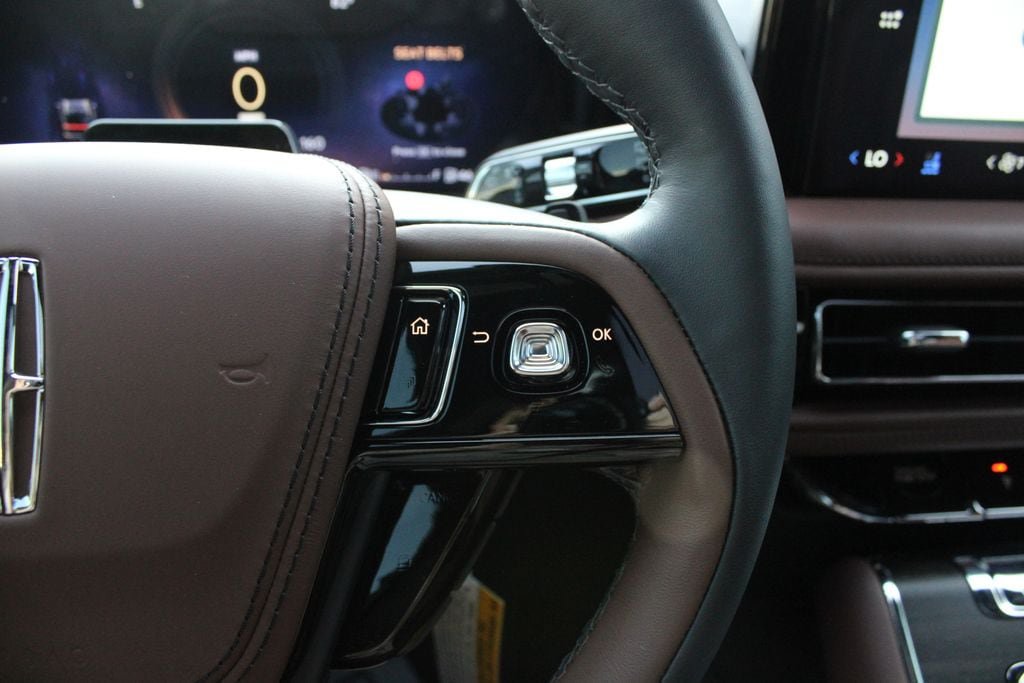 New 2027 Lincoln Aviator Reserve AWD/4WD image 13