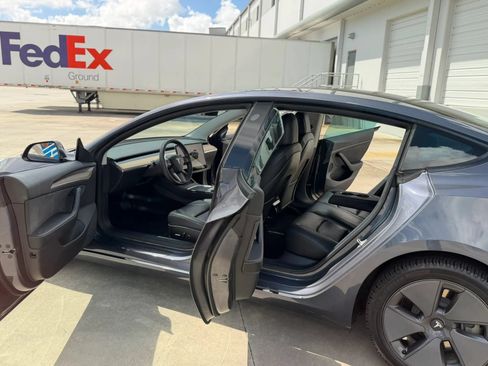 Used 2022 Tesla Model 3 Long Range AWD/4WD image 16