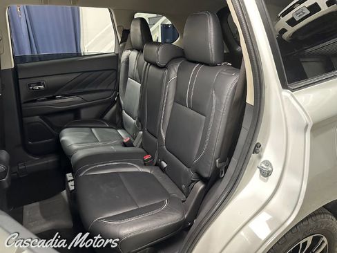 Used 2018 Mitsubishi Outlander SEL AWD/4WD image 9
