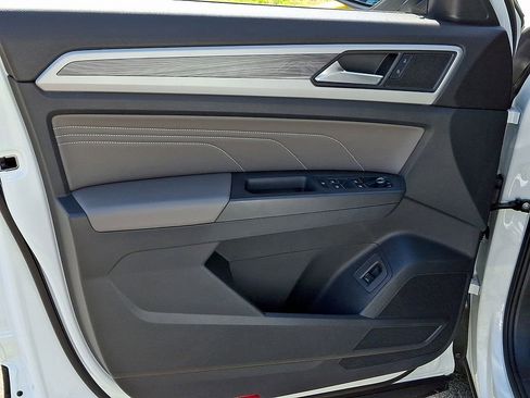 Certified 2023 Volkswagen Atlas Cross Sport SE w/ Panoramic Sunroof Package image 12