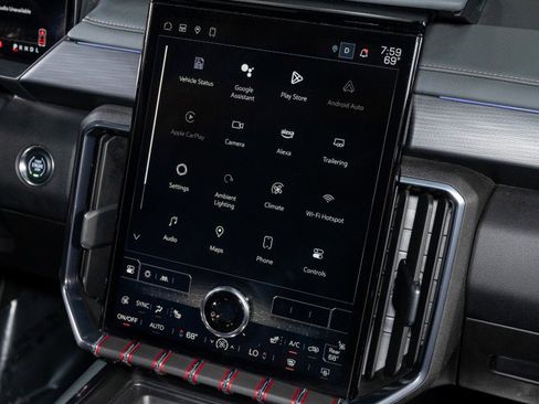 Used 2024 GMC Acadia AT4 w/ Luxury Package image 21