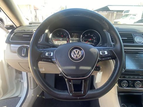 Used 2016 Volkswagen Passat 1.8T SE image 9