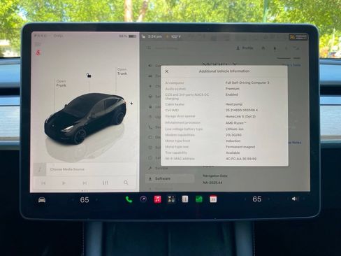 Used 2022 Tesla Model Y Performance AWD/4WD image 24