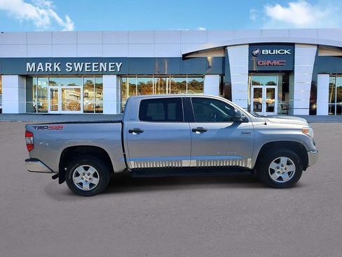 Used 2016 Toyota Tundra SR5 w/ TRD Off Road Package AWD/4WD image 33