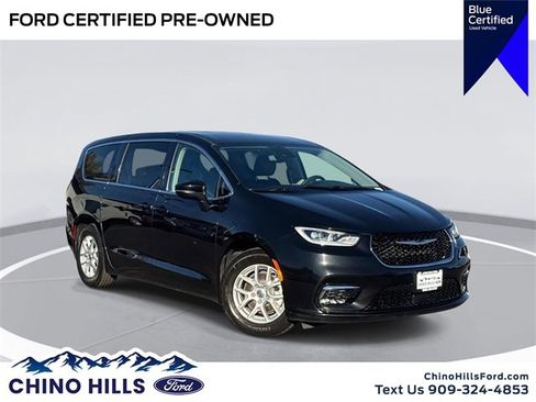 Used 2023 Chrysler Pacifica Touring-L image 1