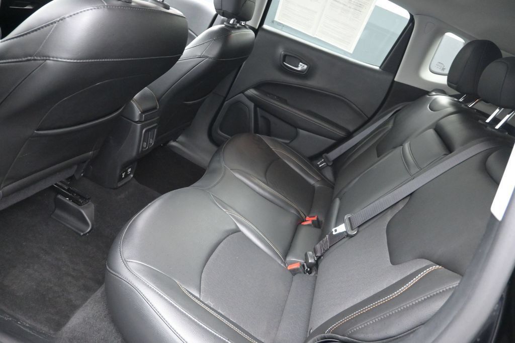 Used 2019 Jeep Compass Latitude FWD image 18