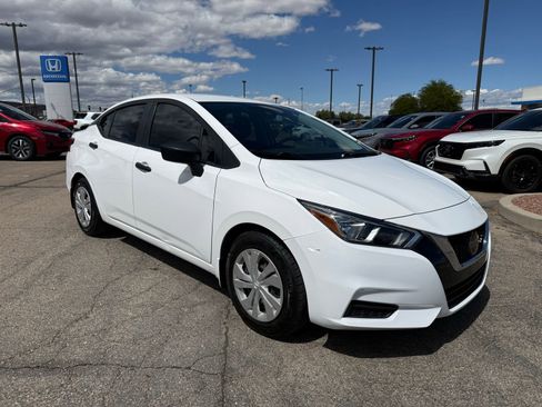 Used 2020 Nissan Versa S image 3