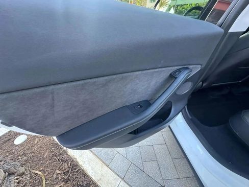Used 2021 Tesla Model Y 2WD image 22