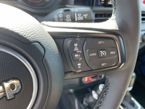 Used 2025 Jeep Wrangler Unlimited Sport AWD/4WD image 20