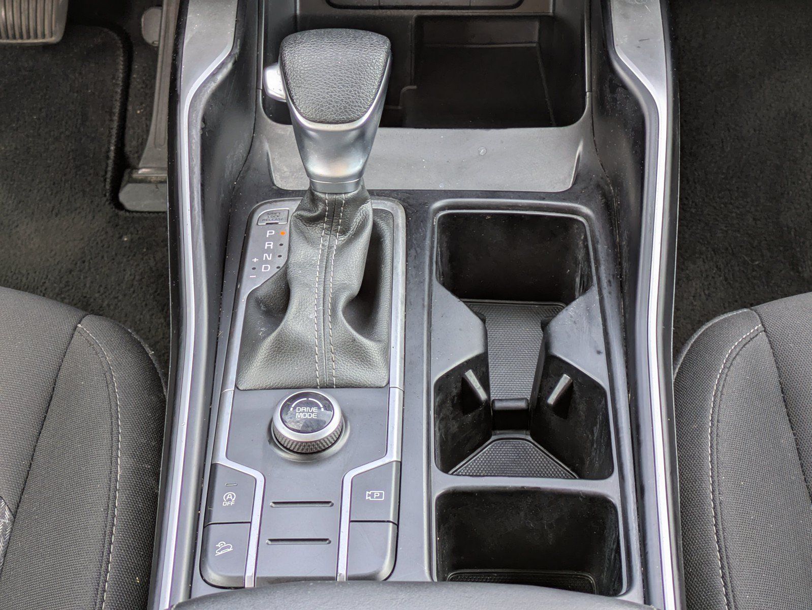 Certified 2023 Kia Sorento LX FWD image 16