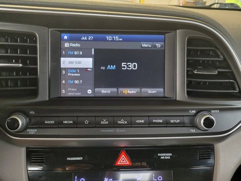 Used 2020 Hyundai Elantra SEL FWD image 25