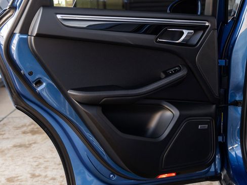 Used 2018 Porsche Macan S image 33