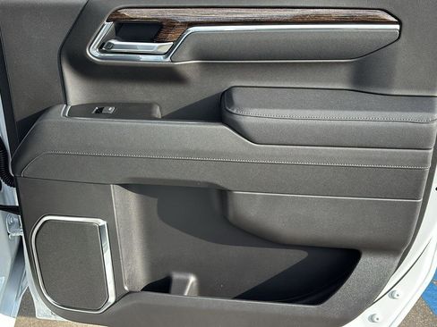 New 2026 GMC Sierra 1500 SLE RWD image 19