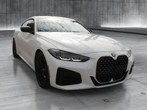 Used 2023 BMW M440i Coupe w/ Premium Package RWD image 9