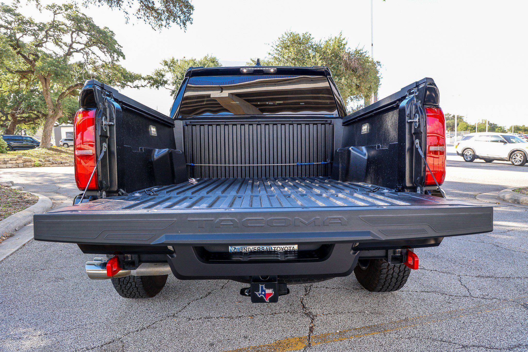 Certified 2025 Toyota Tacoma TRD Off-Road AWD/4WD image 13