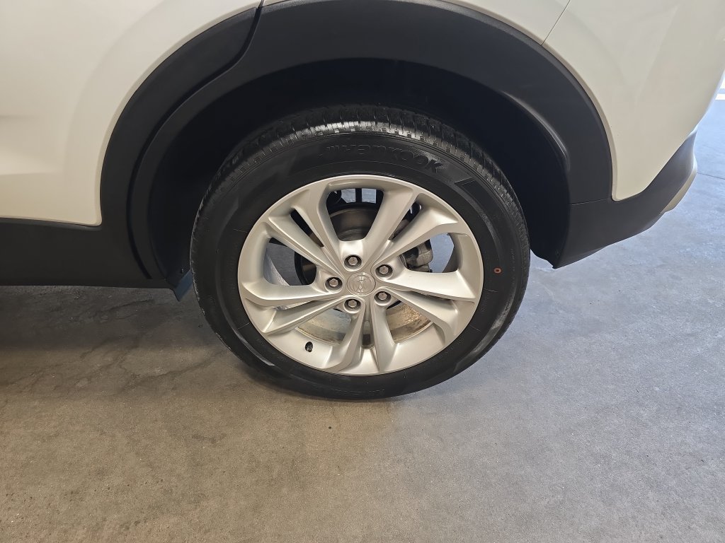Used 2023 Buick Encore GX Preferred w/ Cold Weather Comfort Package AWD/4WD image 36