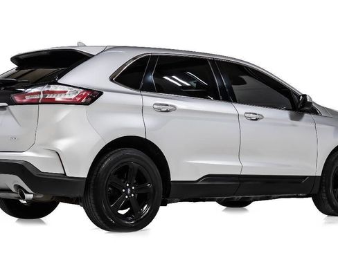 Used 2019 Ford Edge SEL w/ Equipment Group 201A image 3