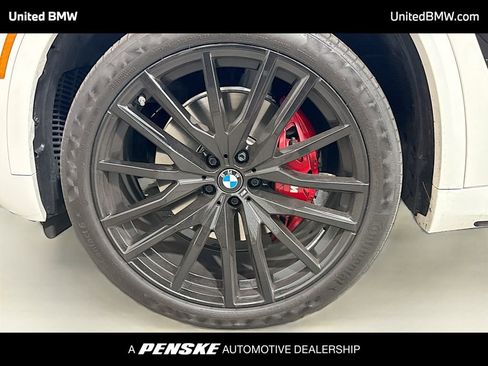 Used 2024 BMW X5 xDrive40i w/ M Sport Package AWD/4WD image 2