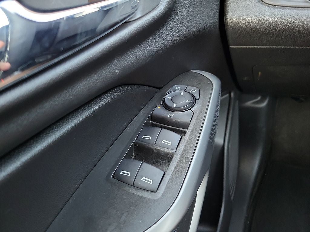 Used 2025 Chevrolet Trax LS w/ LS Convenience Package FWD image 13
