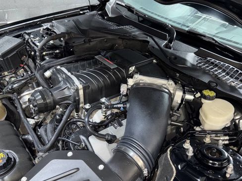 Used 2017 Ford Mustang GT Premium image 32